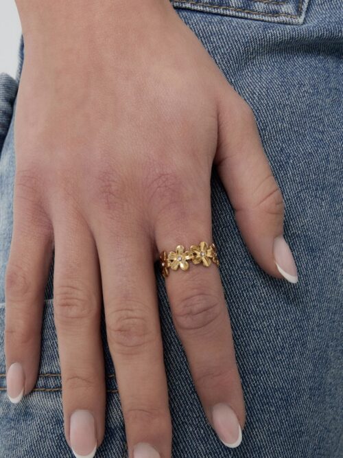 Infinite flower ring